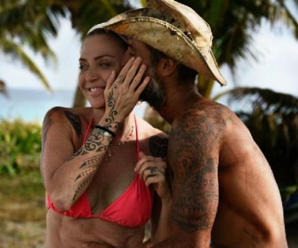 Paola Barale e Raz Degan si dicono arrivederci a Cayo Bolano.