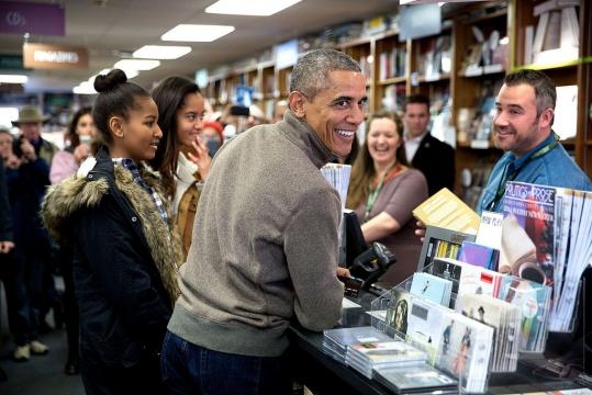Obamas sign a book deal - prhinternational.com