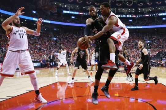 Raptors win Game 5 with Kyle Lowry playing through pain | Toronto Star - thestar.com
