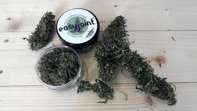 EasyJoint, la prima cannabis legale e acquistabile facilmente