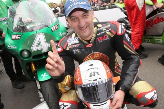 Michael Rutter. Figlio d'arte, il padre Tony ha vinto 7 volte al Tourist Trophy.