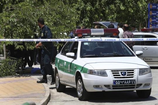 Due attacchi kamikaze a Teheran