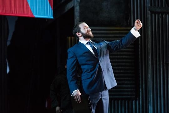 England’s King Edoardo III (Michael Hewitt) craves the death of all rebels. Photo: Karli Cadel/The Glimmerglass Festival, used with permission.