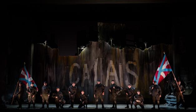 The opening chorus of Gaetano Donizetti’s ‘Siege of Calais.’ Photo: Carrington Spires/The Glimmerglass Festival, used with permission.