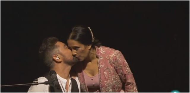 Miguel Poveda junto a la bailaora Eva la Yerbabuena