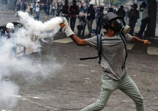 Desarmar a “jóvenes que tienen matando en la calle” pidió Maduro a ... - elpolitico.com