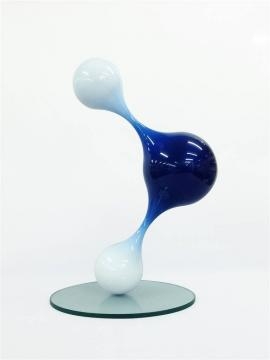 Shiny paint creates additional visual appeal to the beautiful sculptural shapes. / Image via Iftah Geva and Agora Gallery, used with permission.