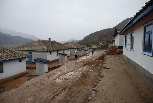 Houses in South Pyongyang (Credit – Devrig Velly – wikimediacommons)