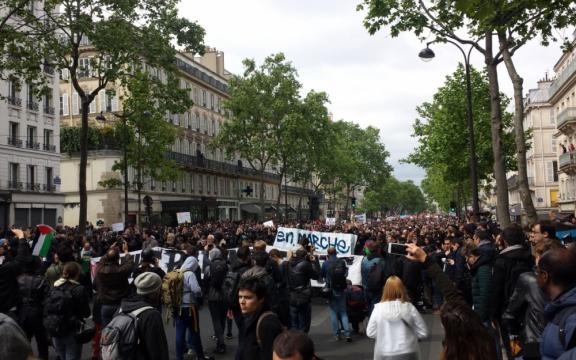 Manifestation à Paris d'un «front social» contre Emmanuel Macron ... - leparisien.fr