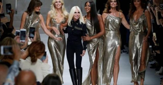 Sfilata tributo a Gianni Versace