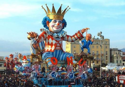 Festa a Viareggio per manifesto Carnevale 2018