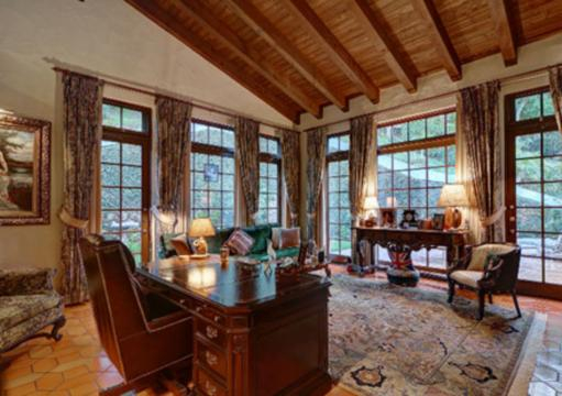 Bureau de la maison que Johnny Depp aurait offert à Vanessa ... - closermag.fr