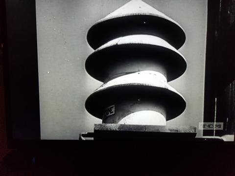 'Duck and Cover' pictures taken by Louann Carroll from television screen 2. - [TCM / Public Domain]