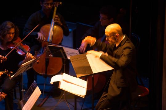 Simone Perugini, direttore della registrazione de 'Il barone burlato' di Cimarosa.