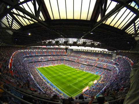 Santiago Bernabéu: Home of Los Blancos & a New Love | Adaptación ... - wordpress.com