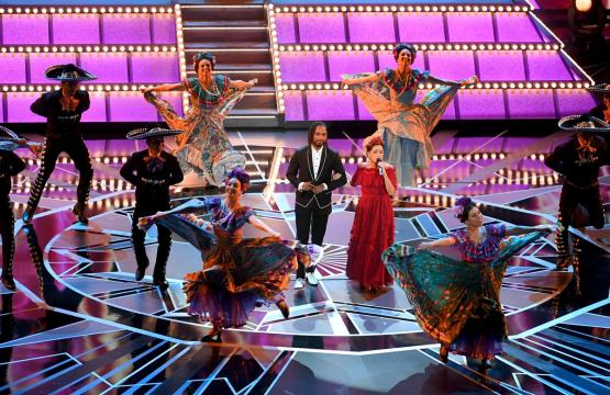 'Remember Me' de 'Coco' fue cantada en directo con una escenografía muy mejicana