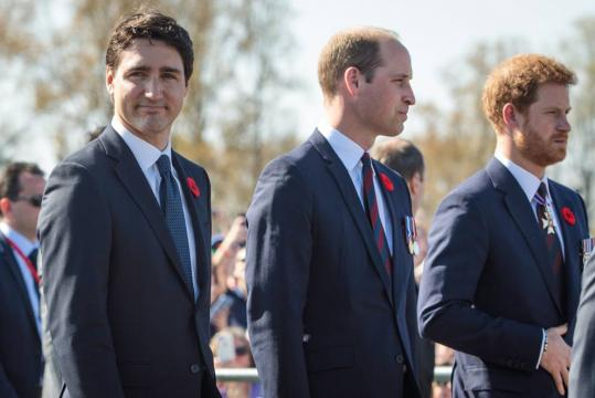 Regno Unito, curiosità su Harry, William e le loro dolci metà