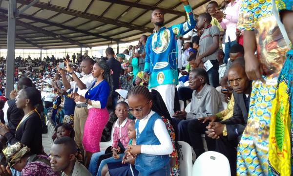 Lubumbasci, i fedeli alla Santa Messa presieduta dal Vescovo