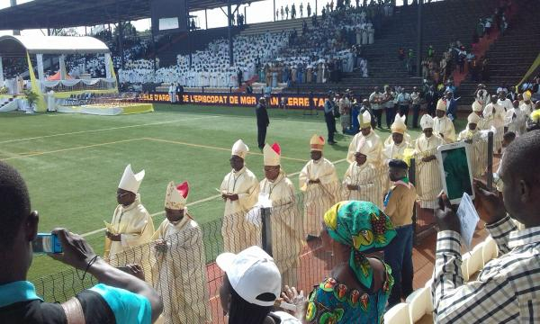 Lumumbashi, l'ingresso dei Vescovi e prelati