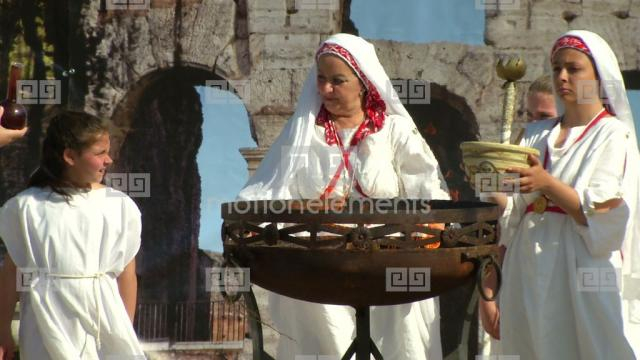 Vestales romanas en la celebración ritual de la Palilia, en honor a la fundación de Roma