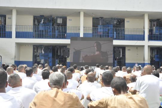 Programas sociais exibem filme “Nada a Perder” nos presídios e unidades socioeducativas do Brasil