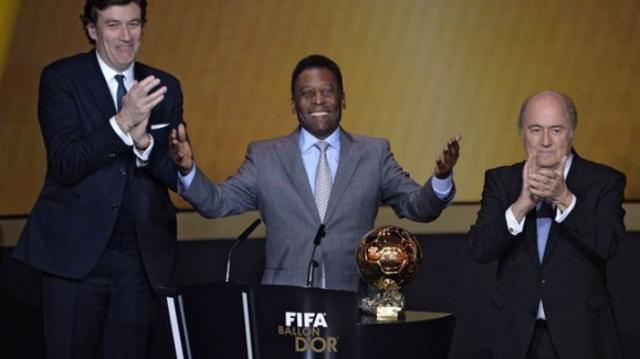 Neymar ressemble plus à Messi qu'à Ronaldo selon Pelé
