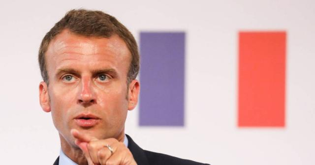 Plan banlieues : Macron ironise sur 