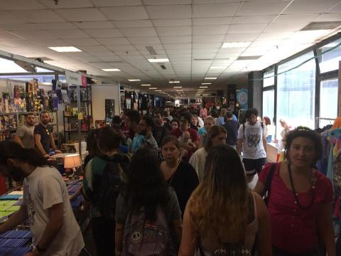 Espositori di videogames, fumetti alla fiera 2018 dell'Etna Comics