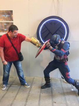 I famosi Cosplayer dellO Shield con Capitan America alla fiera Etna comics 2018