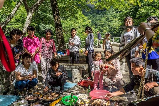 North Korean Family on a BBQ Picnic (Image courtesy- Mario Micklisch, Wikimedia Commons)