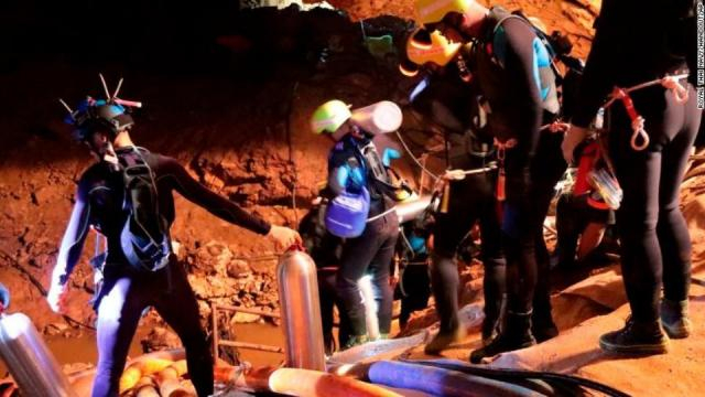 Rescatan a los primeros seis niños atrapados en cueva de Tailandia ... - com.mx