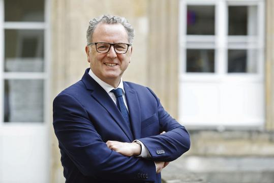 Richard Ferrand face à un front féminin pour le Perchoir