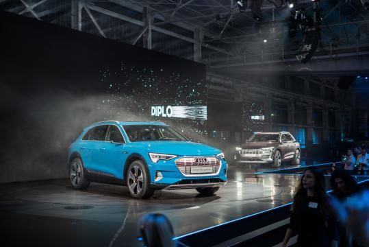 La première della nuova Audi e-tron