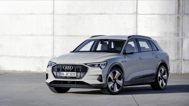 Nuova Audi e-tron - vista frontale