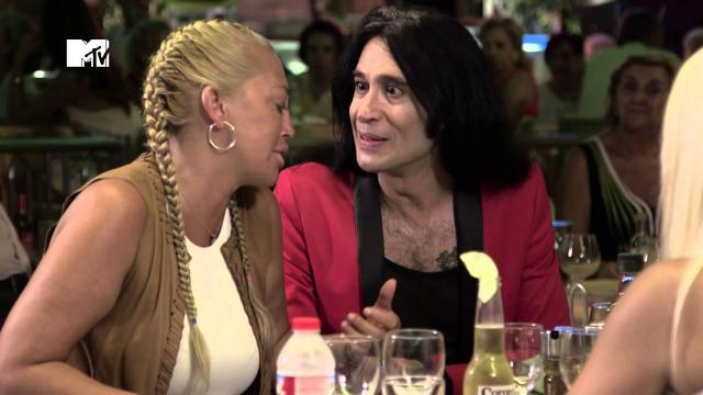 Alaska & Mario: Bailando con Belén Esteban en Benidorm - YouTube - youtube.com