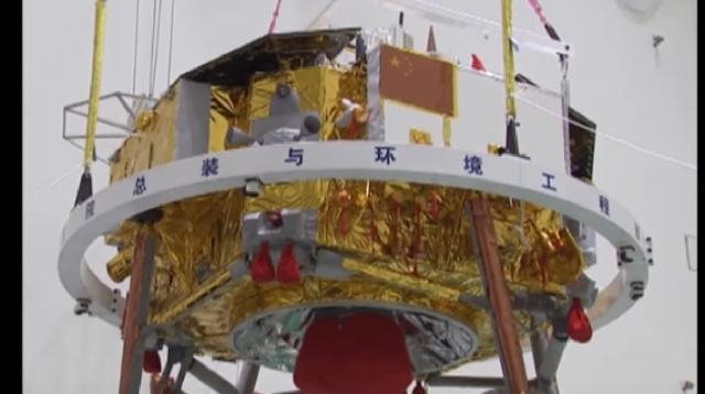 Chang’e-4 lunar mission: lander and rover. [Image source/SciNews YouTube video]