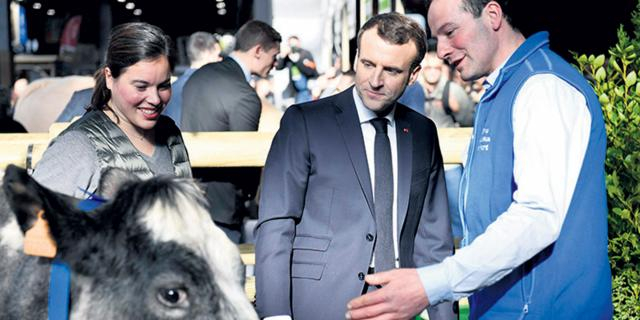 Emmanuel Macron, en campagne au Salon de l'agriculture : 