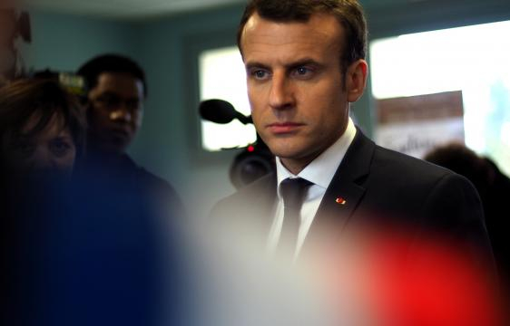 La popularité de Macron au plus bas dans les sondages en décembre - latribune.fr