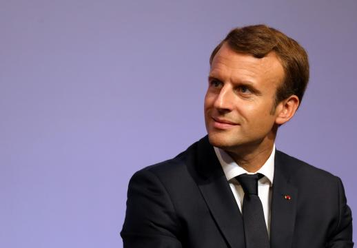 La popularité de Macron dévisse de nouveau avec 42% de 