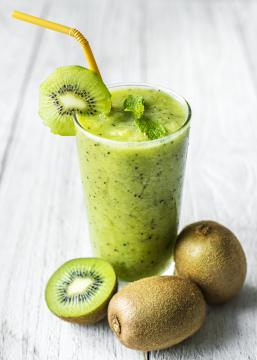 Bebidas saludables con valor nutricional (Imagen de rawpixel de Pixabay)
