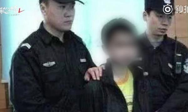 Il tredicenne viene tratto in arresto dopo aver trascorso ventiquattr'ore in un ristorante