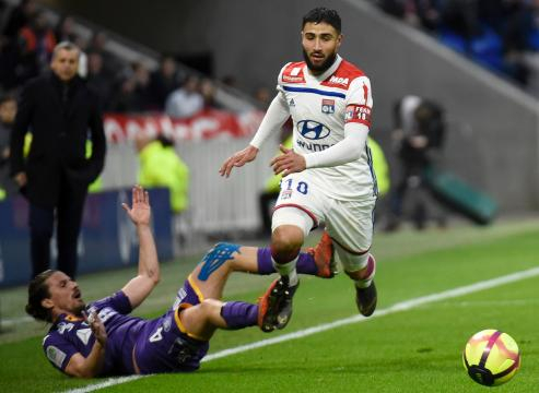 Sports | Lyon surclasse Toulouse 5-1 et revient à 5 points de ... - laprovence.com