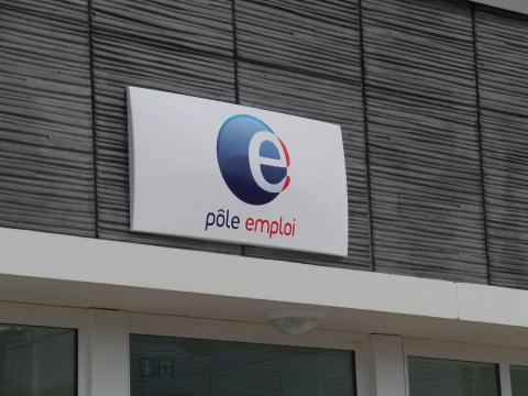 Contrôle des chômeurs : LREM valide, levée de boucliers à gauche - lanouvellerepublique.fr