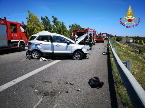 Tragico incidente mortale in autostrada tra Eboli e Campagna