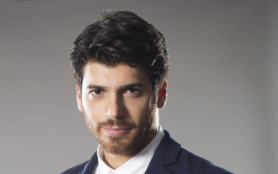 Can Yaman sarà a C'è posta per te l'11 gennaio.