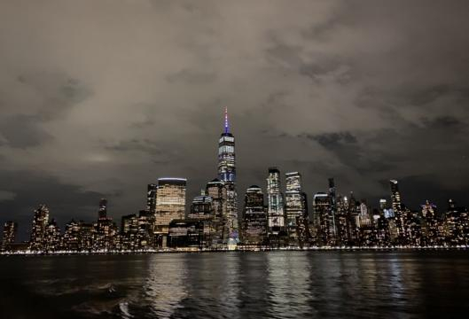 Manhattan durante la pandemia visto desde el río Hudson
