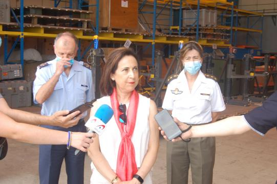 La ministra Robles realizó unas significativas declaraciones a la prensa