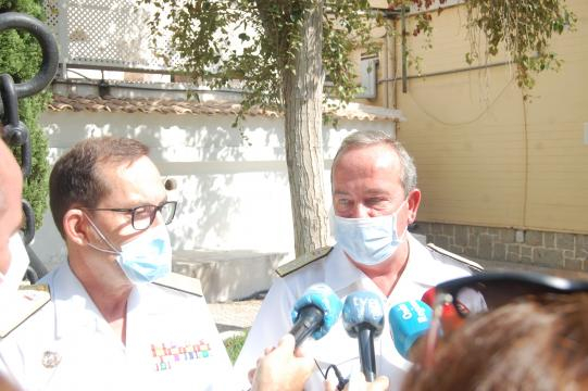 El almirante jefe de Acción Marítima secunda las explicaciones del ALFLOT a la prensa