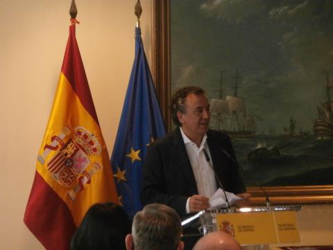 El periodista Roberto Brasero ilustra el papel de las FAS en la lucha contra la pandemia