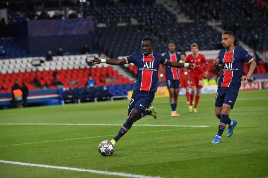 Gueye de manera callada dio un gran partido en el mediocampo del PSG. (@PSG_English)